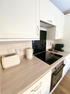 Newly Refurbished 2-Bed with Patio, Netflix & Wi-Fi - Worksop - 8