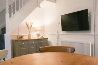 Newly Refurbished 2-Bed with Patio, Netflix & Wi-Fi - Worksop - 3