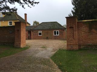 Beautifully appointed & cosy self contained annexe - - 8