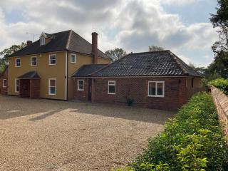 Beautifully appointed & cosy self contained annexe - - 9