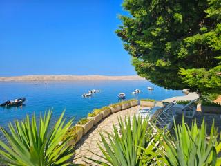 Beachfront Apartments Baricevic with Pool - Cesarica - 4