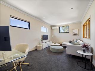 Jacaranda Lane - 5