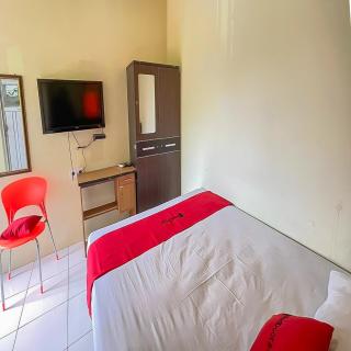 RedDoorz at Wahidin Street Cirebon - Cirebon - 1