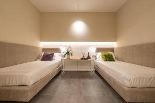 Six Luxury Rooms Pozzuoli - Pozzuoli - 2