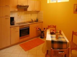 An einer Schleuse gelegene Ferienwohnung mit Grundstück direkt am Wasser - Wesenberg - 6