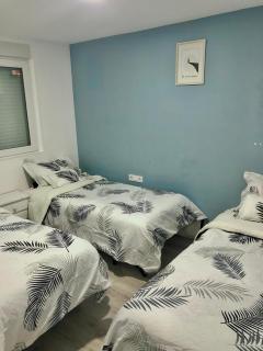 Vila Peña Private Apartment with Shared Pool & Gardens - Cubelles - 1