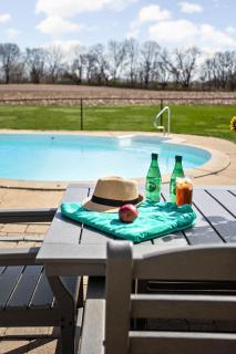 Hometown Hideaway - 4br25ba, Pool, Game Room - Greenwood - 0