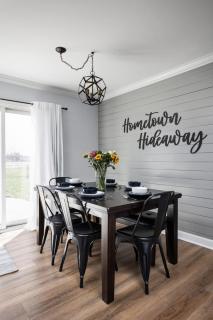 Hometown Hideaway - 4br25ba, Pool, Game Room - Greenwood - 7