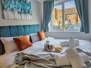 The Hewlett Court Terracotta by Fortuna Property - Cheltenham - 0