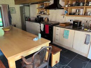 Cosy, spacious barn in four acres of private land - - 8