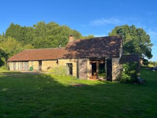 Cosy, spacious barn in four acres of private land - - 0