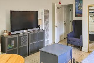 Long Beach Vacation Rental with Patio, 2 Mi to Ocean - Long Beach - 0