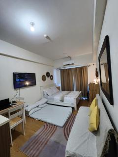Boho Rsquare Manila - with Pool Access - Manila - 8