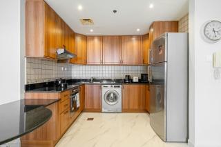 Sky Haven in 45th Floor 2BR with Dubai Harbour Views - Dubai - 1