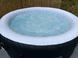 Cozy Cottage Hot tub Retreat - 2