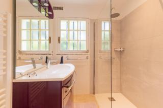 Magnifique Maison Paisible avec Piscine - 5