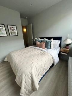 Stunning 1 Bed Apartment near Fulham Tube - London - 3