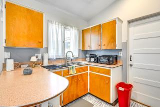 3 Mi to Michigan State Apt with Patio in Lansing! - 1