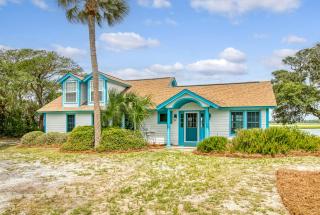 1550 E Ashley Private Island At The Fort Across From Beach Very Private - Folly Beach - 5