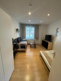 Apartment, parterre, für 3 Gäste, Zentral gelegen, Mitsubishi Halle - Düsseldorf - 1