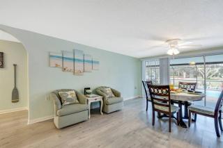 Cozy Oasis Screened Pool, Picturesque Canal Views! - 4