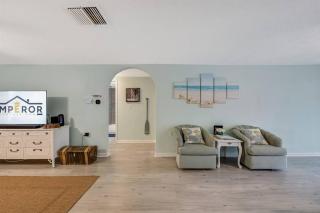 Cozy Oasis Screened Pool, Picturesque Canal Views! - 1