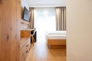 Hotel & Gasthaus Löwen - Waldkirch - 7