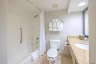 Solomons Inn Resort and Marina - 5