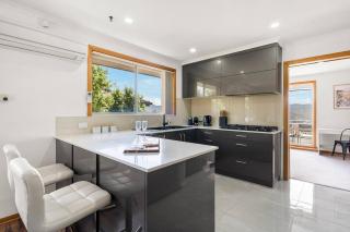 Spacious Family Home with Views - - 3