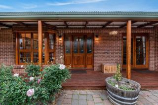 Hilltop Retreat, Water Views - Sorell - 0