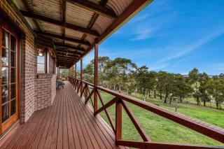 Hilltop Retreat, Water Views - Sorell - 8
