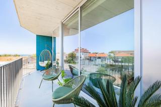 Espinho Sunny Vibes & Balcony with Pool - 9