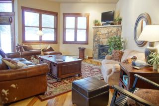 Pool & Hot Tubs, 2 Living Rooms, City Shuttle, Washer, Dryer - 6