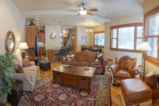 Pool & Hot Tubs, 2 Living Rooms, City Shuttle, Washer, Dryer - 4