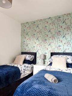 Spacious 3BR House - Contractors, Hospital, Family - Watford - 8