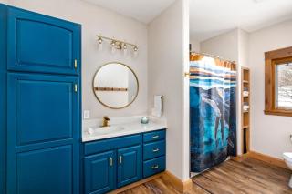 Great Falls Luxe Haven 4BR Gym Office and Hot Tub - Great Falls - 0