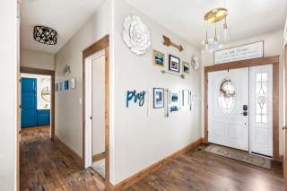 Great Falls Luxe Haven 4BR Gym Office and Hot Tub - Great Falls - 7