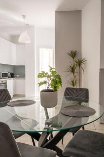 Executive Vibes - near Acropolis - 2