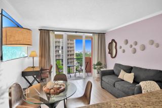 Serene Cozy Retreat with Balcony Free Parking - Miami - 0