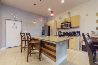 La Isla Condominiums #C105 - 4