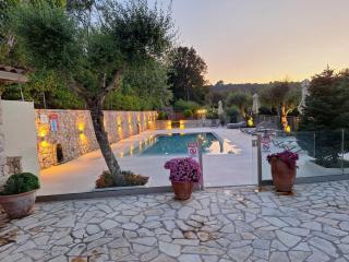 Luxury Villa Breeze with Private Pools - Dassia - 5