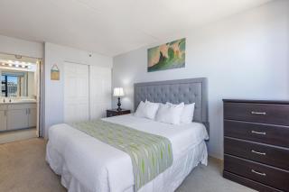 Deluxe Ocean and City View Waikiki Banyan Condo, Free Parking & Wi-Fi - 9