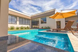 Charmosa Casa c/ 3 suítes e Piscina com Hidro - Caldas Novas - 0