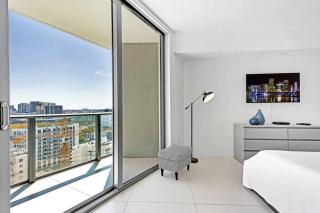 worthy Stylish Apt 4 ppl Pool & Water View - 8