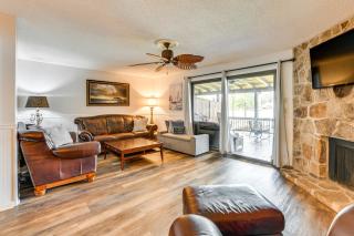 Lakefront Dadeville Villa with Deck and Private Dock! - Dadeville - 6