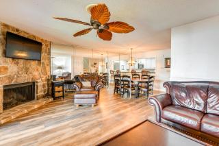 Lakefront Dadeville Villa with Deck and Private Dock! - Dadeville - 5