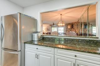 Lakefront Dadeville Villa with Deck and Private Dock! - Dadeville - 1