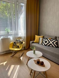 Garden appt - 40m2 terrace, garrage parking - 1