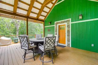 Pet-Friendly West Jefferson Home with River View! - West Jefferson - 9