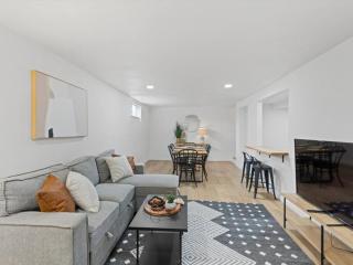 Newly Renovated Basement Apt - 8